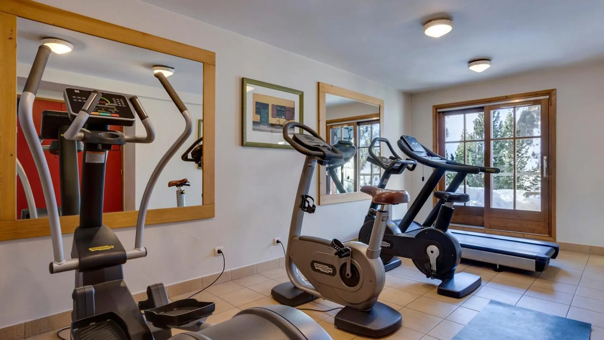 Appartement Cosy Avec Acces Direct Aux Pistes, Piscine Et Spa A Arc 1950 - Fr-1-686-39 ブール・サン・モーリス 0*,  フランス