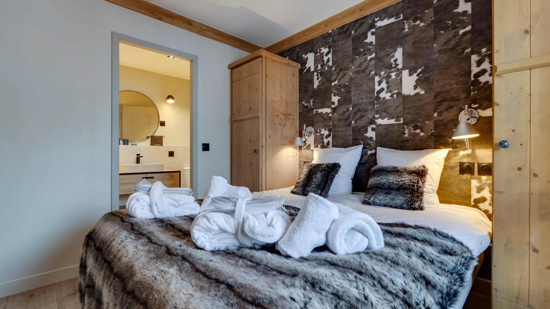 Appartement Cosy Avec Acces Direct Aux Pistes, Piscine Et Spa A Arc 1950 - Fr-1-686-39 ブール・サン・モーリス 0*,  フランス